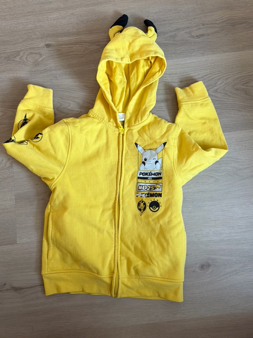 Pokemon Yellow Pikachu Hooded Zip-Up Sweatshirt